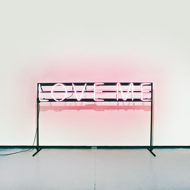 کاور آهنگ Love Me از The 1975