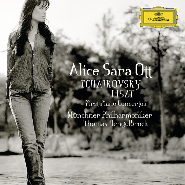 کاور آلبوم Tchaikovsky / Liszt: First Piano Concertos از Pyotr Ilyich Tchaikovsky, Franz Liszt, Alice Sara Ott