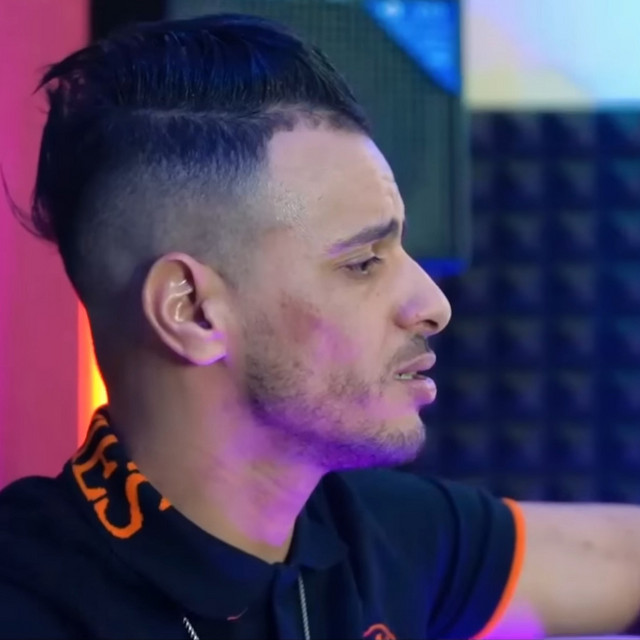 کاور آهنگ Lhabess Yakmel Basah Radjel jamais Yandel از Cheb Nadir 22