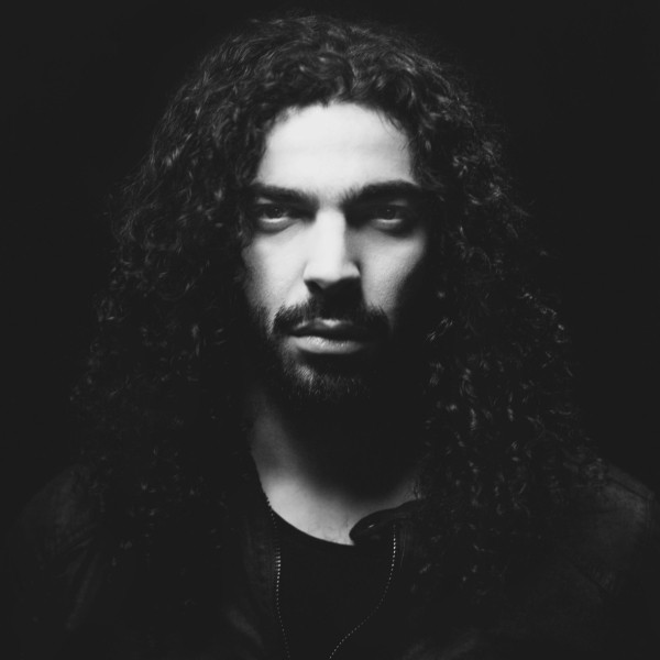 کاور آهنگ أبو دبورة و شورت و كاب از Ramy Essam