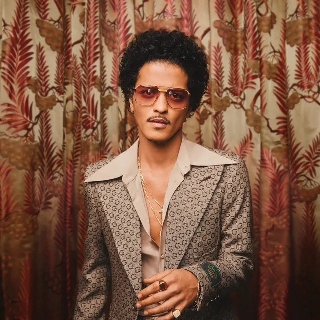 کاور آلبوم Locked out of Heaven (Remix) از Bruno Mars