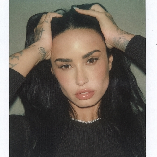 کاور آلبوم Kiss (Remixes) از Demi Lovato