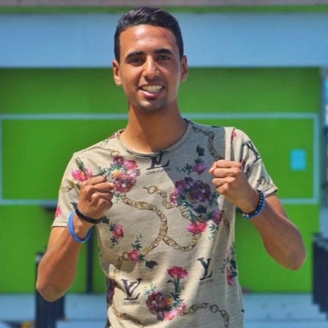 کاور آهنگ Enty Khosara Yenzelek Dem3a از Omar Id