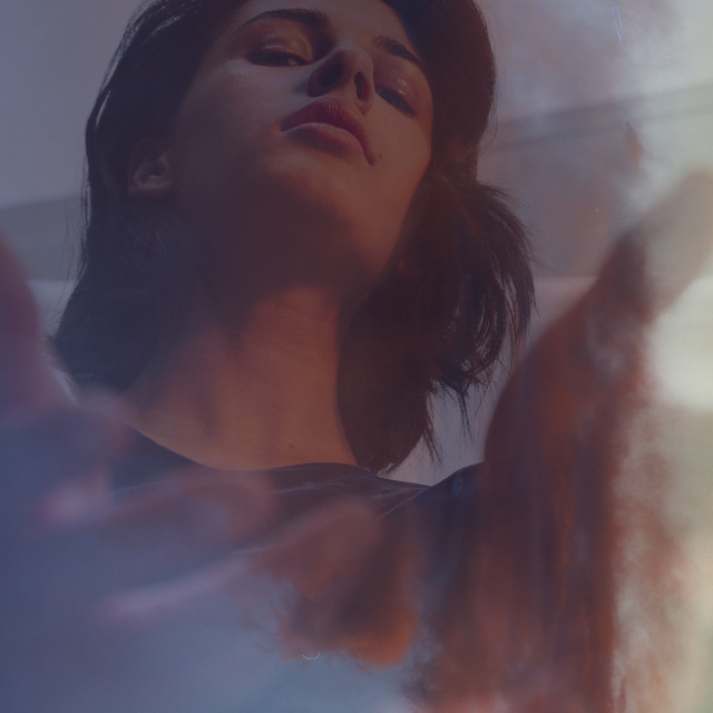 کاور آهنگ Vows از Naomi Scott