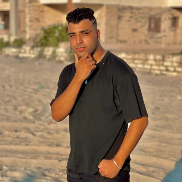 کاور آهنگ محبوب بيقولو عني حرامي قلوب از Eslam Kabonga