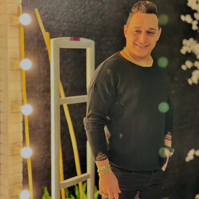کاور آهنگ Ana Mesh Andak Bas Mesamaa Andak از Reda El Bahrawy