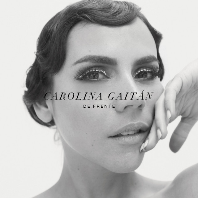 کاور آهنگ De Frente از Carolina Gaitan - La Gaita