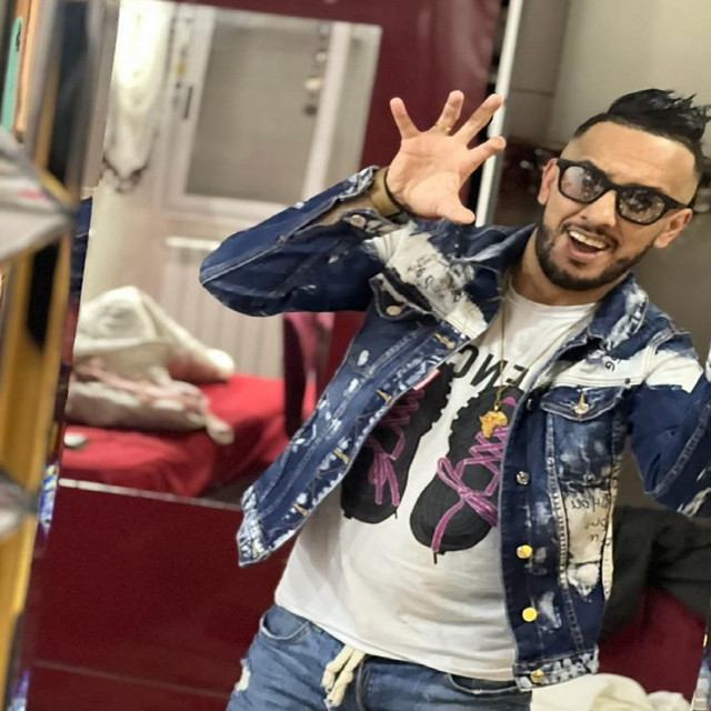 کاور آهنگ Rani Ghayer Me Nas از Cheb Djalil