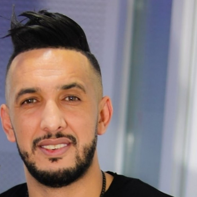 کاور آهنگ صايي حبسنا تحلاب تبع لغبرة تديك للحفرة از Cheb Djalil