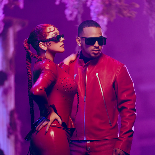 کاور آهنگ Santo از Ozuna, Christina Aguilera