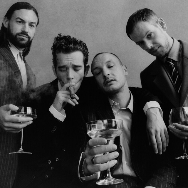 کاور آهنگ Happiness (Dance Floor Edit) از The 1975