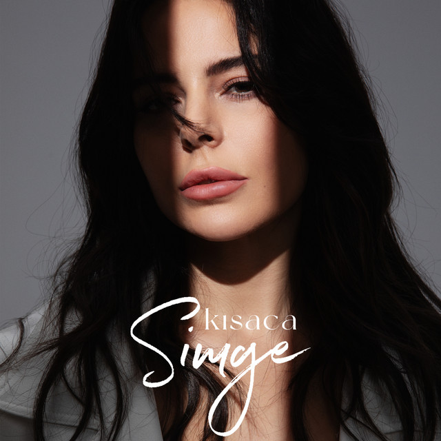 کاور آهنگ Kısaca از Simge