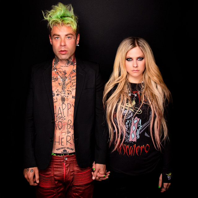 کاور آهنگ Flames (feat. Avril Lavigne) [Acoustic] از Avril Lavigne, MOD SUN