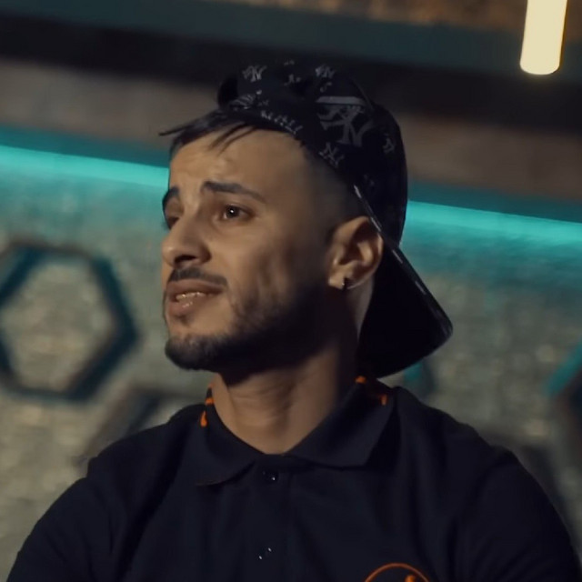 کاور آهنگ مول لبيضة يعرفني از Cheb Nadir 22