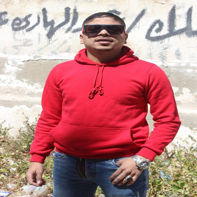 کاور آهنگ Fayek Sa7y Fe Edy Sela7y از Ahmed Moza