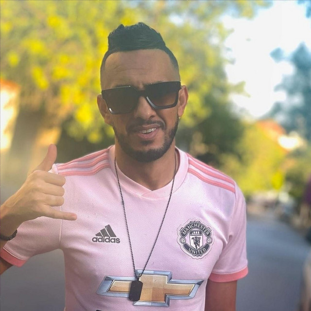 کاور آهنگ Golo Voyou Golo Clochard از Cheb Djalil