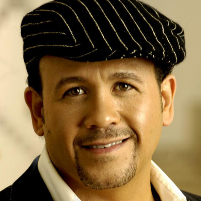 کاور آهنگ Matezaaleesh Ya Masr از Hisham Abbas