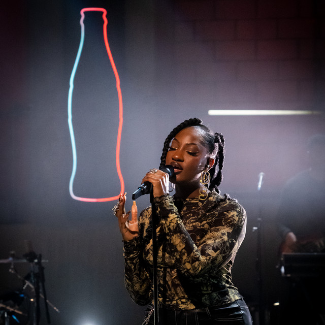 کاور آهنگ Interference - Coke Studio Session از Tems