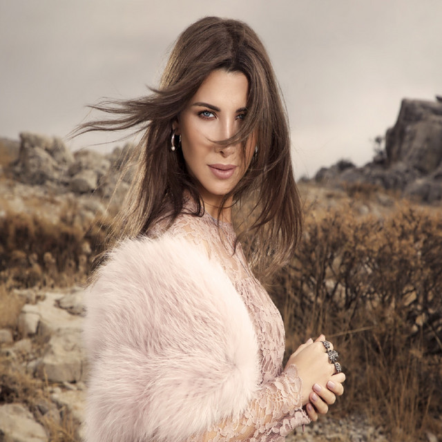 کاور آهنگ Aam Betaala’ Feek از Nancy Ajram