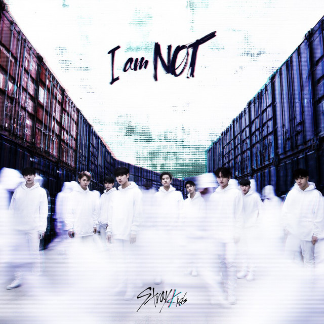 کاور آلبوم I am NOT از Stray Kids