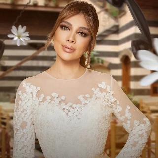 کاور آلبوم في قربك از Assala Nasri