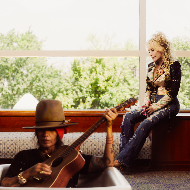کاور آهنگ What’s Up? از Dolly Parton, Linda Perry