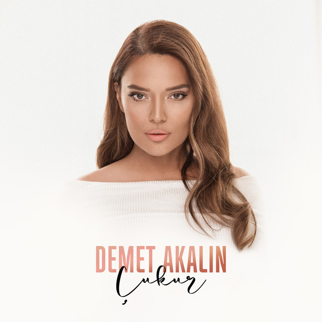 کاور آهنگ Cukur از Demet Akalin