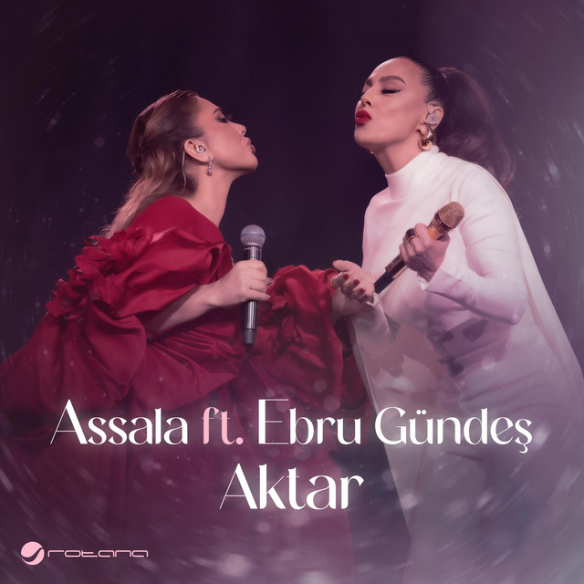 کاور آهنگ Akthar ( Laylat Asalah min Mawsem Al Riyadh 2026 ) از Assala Nasri, Ebru Gundes