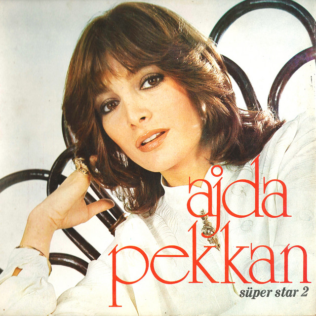 کاور آهنگ Haykiracak Nefesim Kalmasa Bile از Ajda Pekkan