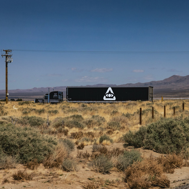 کاور آهنگ The Bell از Yeat