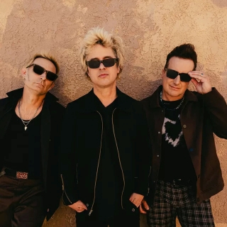 کاور آهنگ 21st Century Breakdown از Green Day