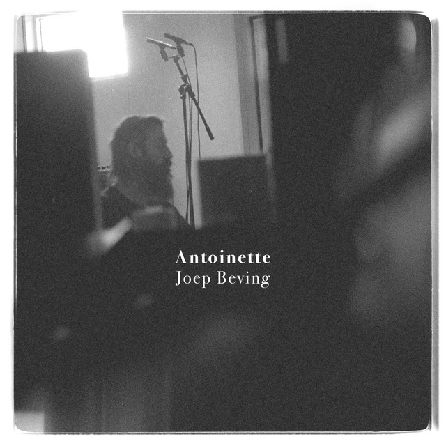 کاور آهنگ Antoinette - From 'Mijn vader is een vliegtuig' از Joep Beving