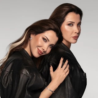 کاور آهنگ Batwanes Beek Leilet Warda Concert Jeddah 2024 از Nancy Ajram