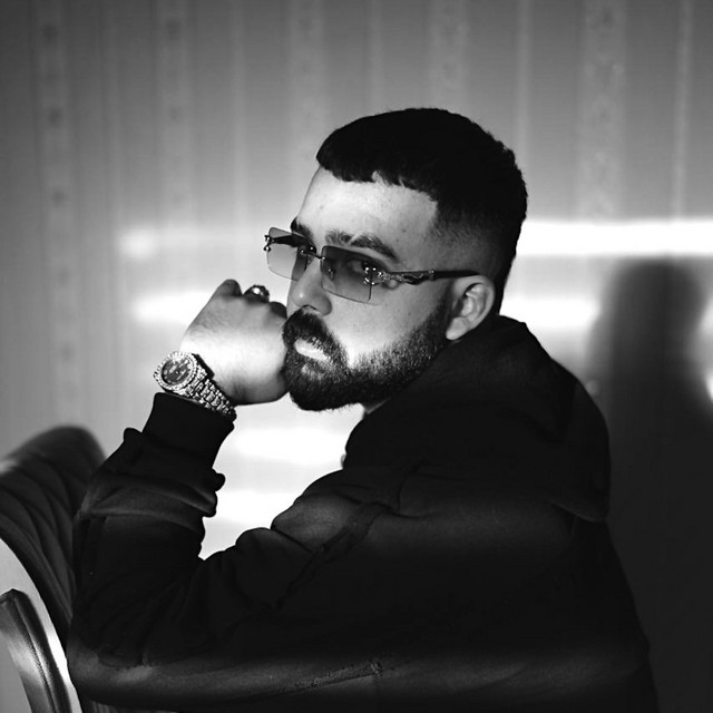 کاور آهنگ من عوض شدم از رضابند