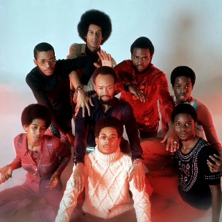 کاور آهنگ Interlude, No. 2 از Earth, Wind & Fire