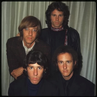 کاور آهنگ Get up and Dance از The Doors