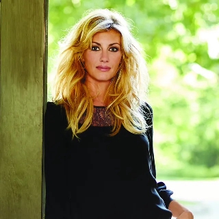 کاور آهنگ Beautiful از Faith Hill