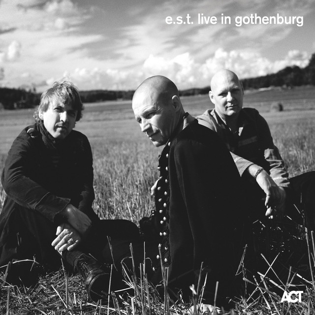 کاور آهنگ Dating - Live از Esbjorn Svensson Trio