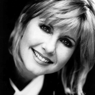 کاور آهنگ Physical - Remastered 2021 از Olivia Newton-John