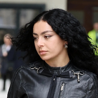 کاور آهنگ Drop That Kitty (feat. Charli XCX & Tinashe) از Charli xcx, Ty Dolla $ign, Tinashe