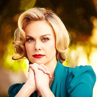 کاور آهنگ Get It Girl, You Go از Shoshana Bean, Anika Noni Rose, Laura Bell Bundy