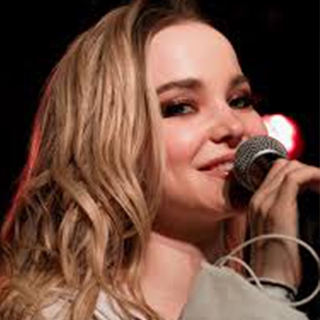 کاور آهنگ Better Together - From "Descendants: Wicked World" از Disney, Sofia Carson, Dove Cameron