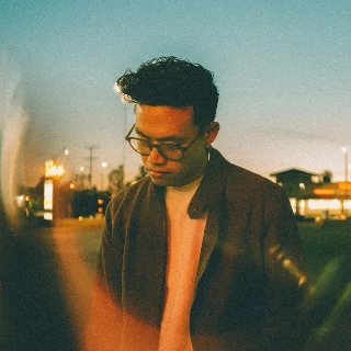 کاور آهنگ ain't a crush از Grayson Villanueva, GRVY