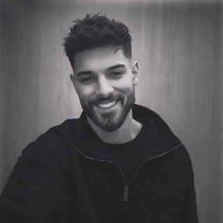 کاور آهنگ Яж Пари از Emrah