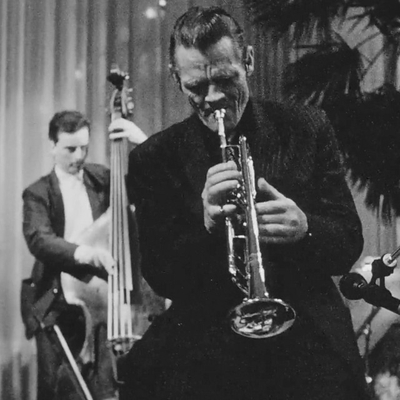 کاور آهنگ Milestones - Live از Chet Baker