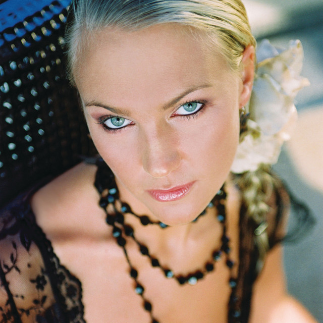کاور آهنگ Voyage voyage از Kate Ryan