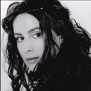 کاور آهنگ Hija - DJ Tomekk Remix Instrumental از Sabrina Setlur, Schwester S., Moses Pelham, Brixx, Cora E.
