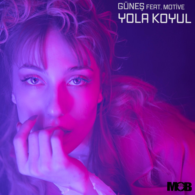 کاور آهنگ Yola Koyul از Gunes, Motive