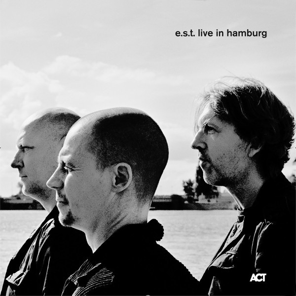کاور آهنگ Sipping on the Solid Ground (Live in Hamburg) از Esbjorn Svensson Trio