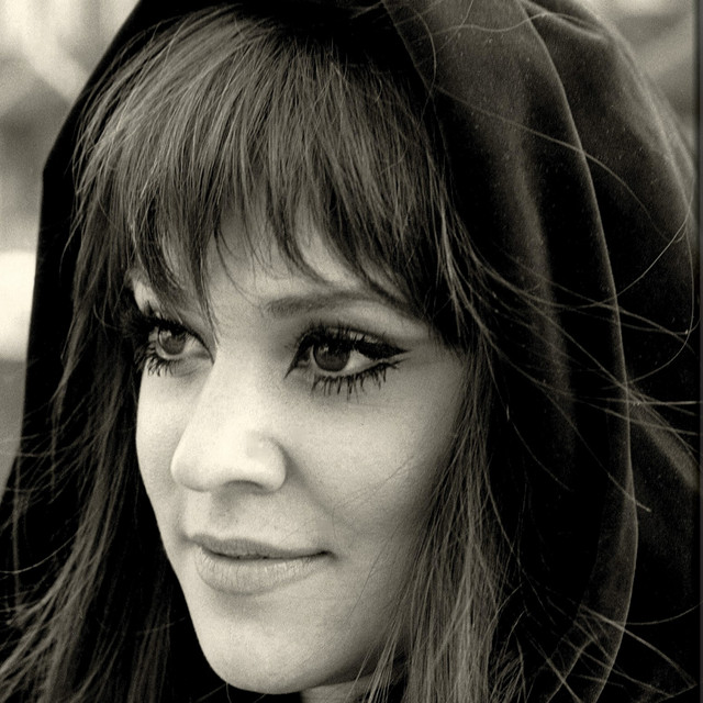 کاور آهنگ Shy As A Violet - Neighborhood Records Session از Melanie